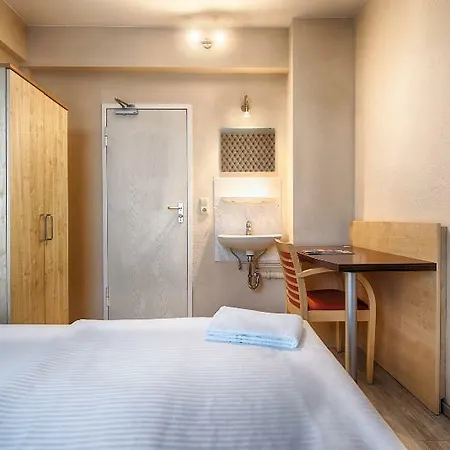 Enjoy West Hotel